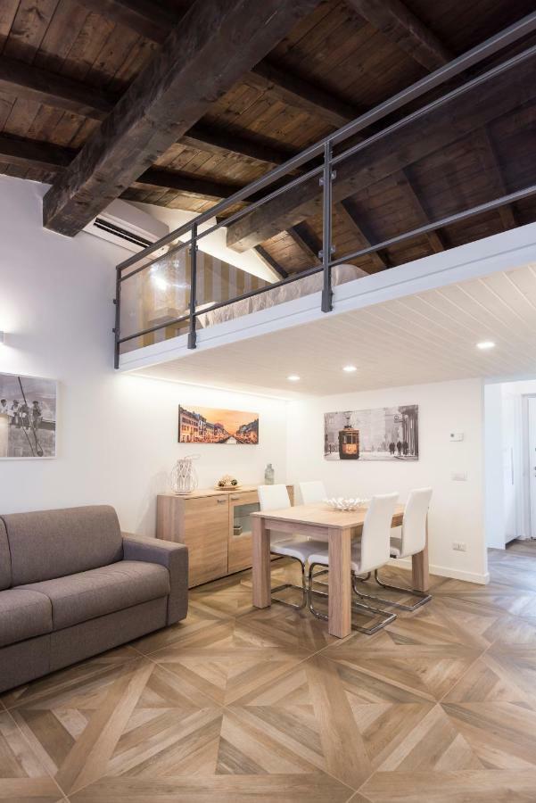 Luxury Apartment Milano Centro Luaran gambar